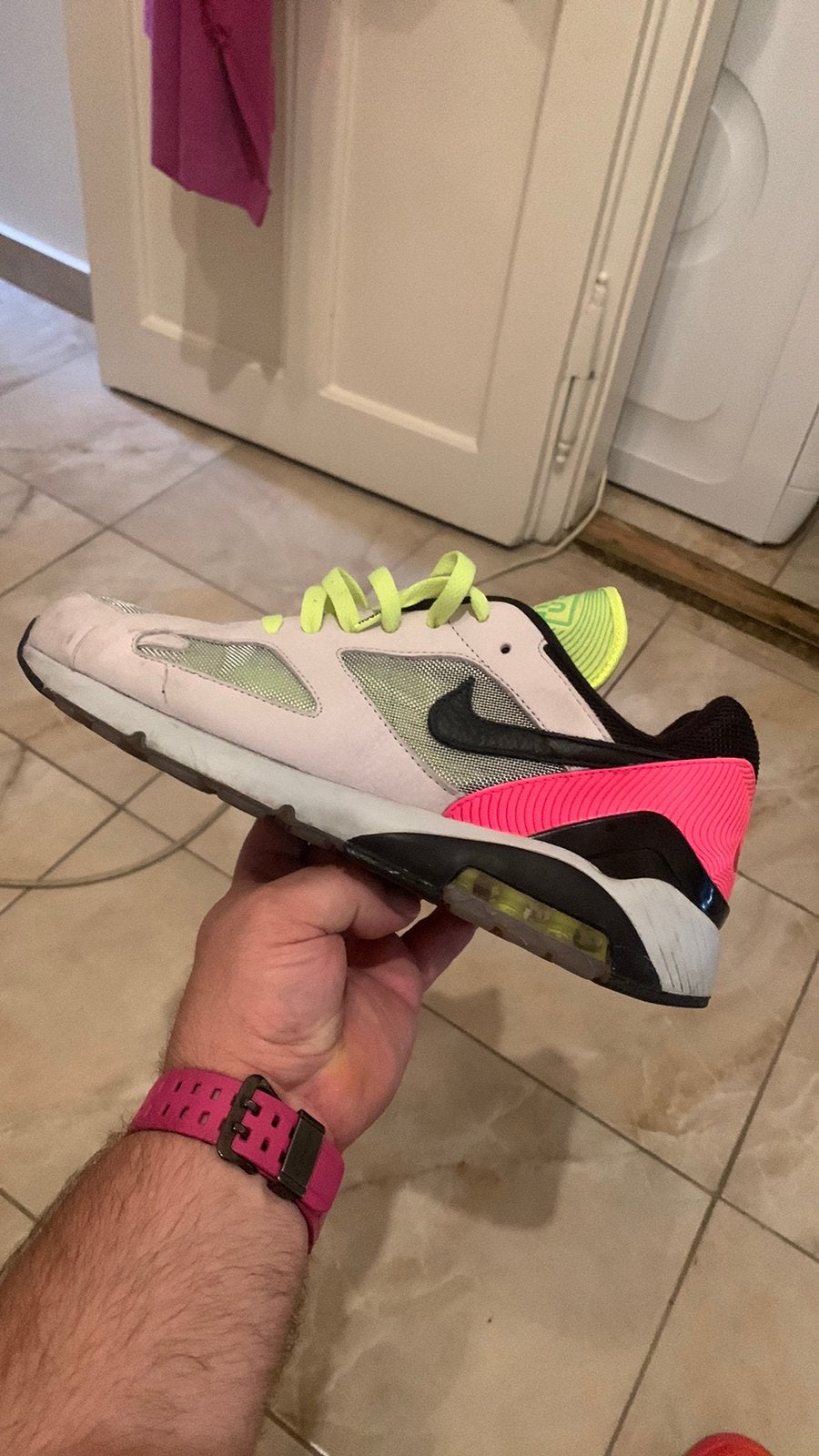 NIKE AIR MAX 180-‘BERLIN”/Size 44.5, Kleding | Heren, Schoenen, Overige kleuren, Sportschoenen, Ophalen of Verzenden, Gedragen