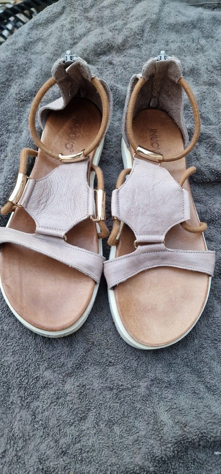 Inuovo sandalen maat 39, Kleding | Dames, Schoenen, Beige, Inuovo, Gedragen, Sandalen of Muiltjes