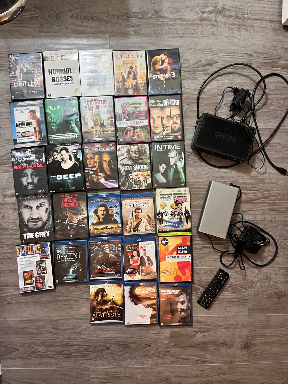 Mediaspeler 2 terrabyte + harde schijf vol films en 28 DVD’s, Ophalen, Zo goed als nieuw, HDMI, 1500 GB of meer