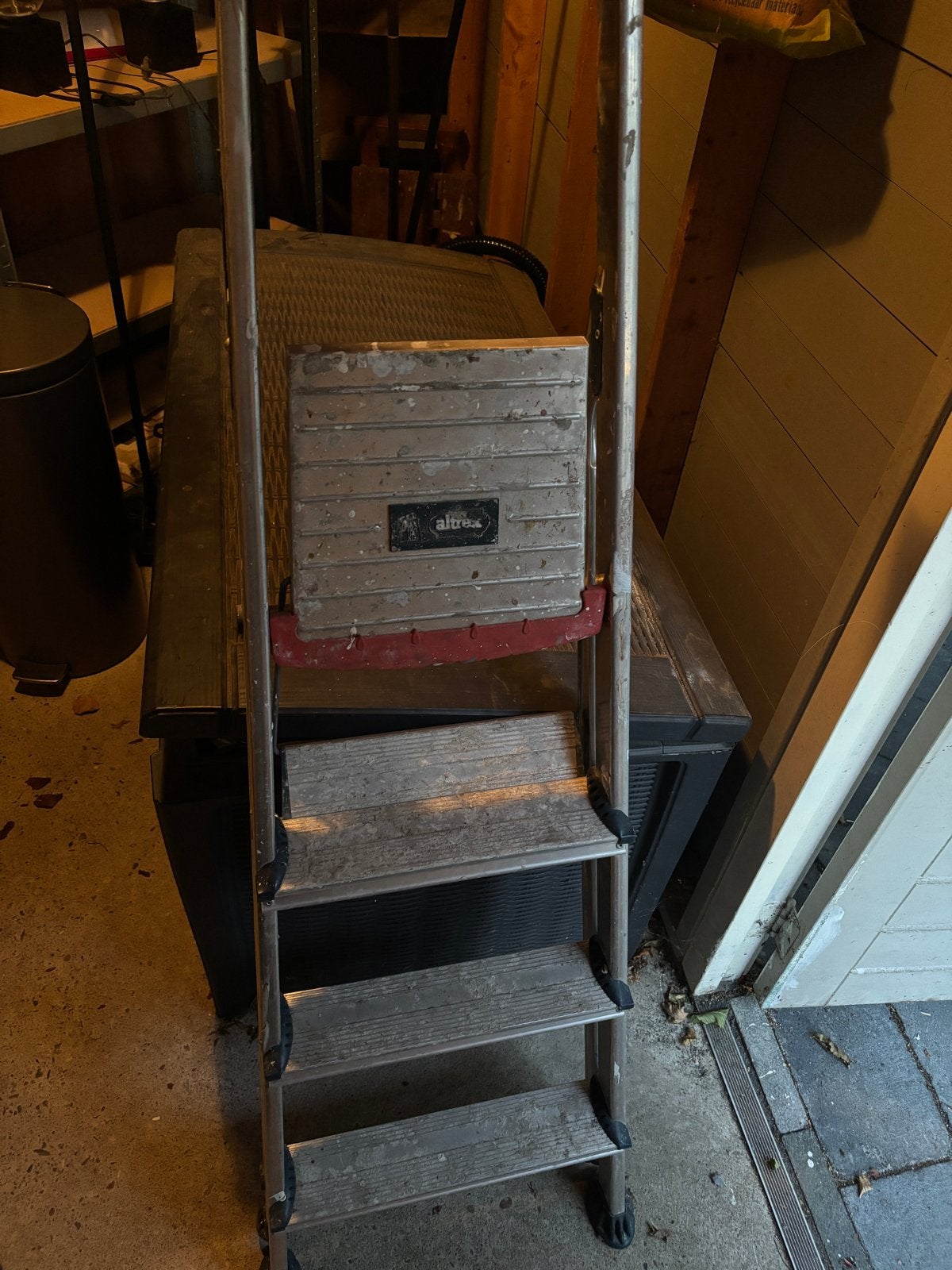 Opvouwbare ladder, 4 treden, circa 1,5 meter hoog, Doe-het-zelf en Verbouw, Ladders en Trappen, Ophalen, Gebruikt, Ladder, Opvouwbaar of Inschuifbaar