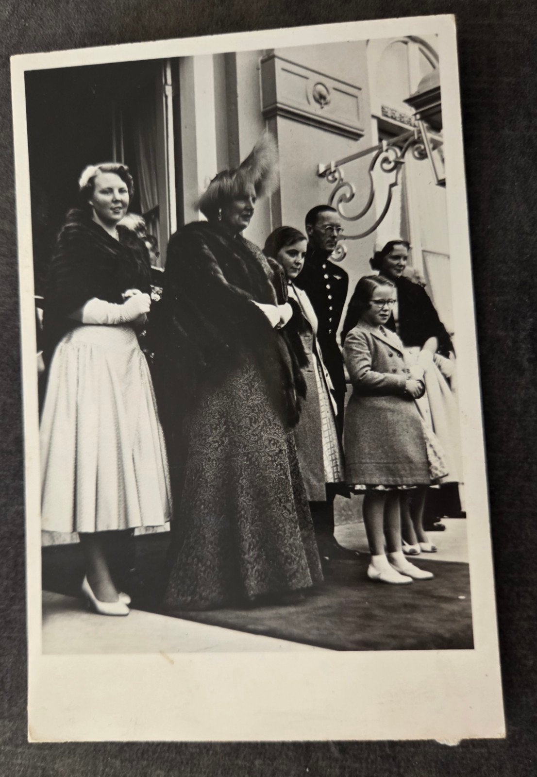 Koninklijke Familie op het bordes van Huis ten Bosc, Verzamelen, Verzenden, 1940 tot 1960, Ongelopen, Overige thema's