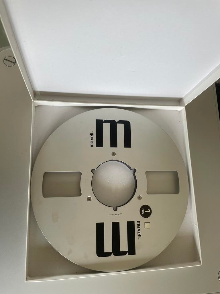 26,5 cm Maxell lege metalen NAB haspel 1/4 inch banddikte, Audio, Tv en Foto, Bandrecorders, Ophalen of Verzenden, Onderdeel, Met banden