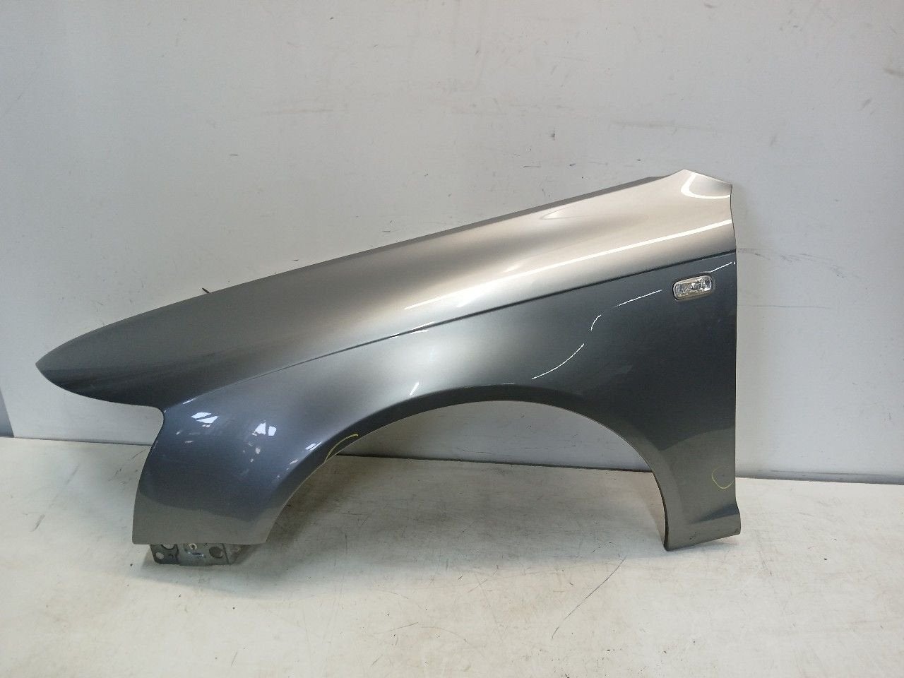 Voorscherm links Audi A6, Onderdelen@venauto.nl, Van der Ven Autorecycling B.V., Gebruikt, Ettenseweg 76, 4706 PB Roosendaal, The Netherlands