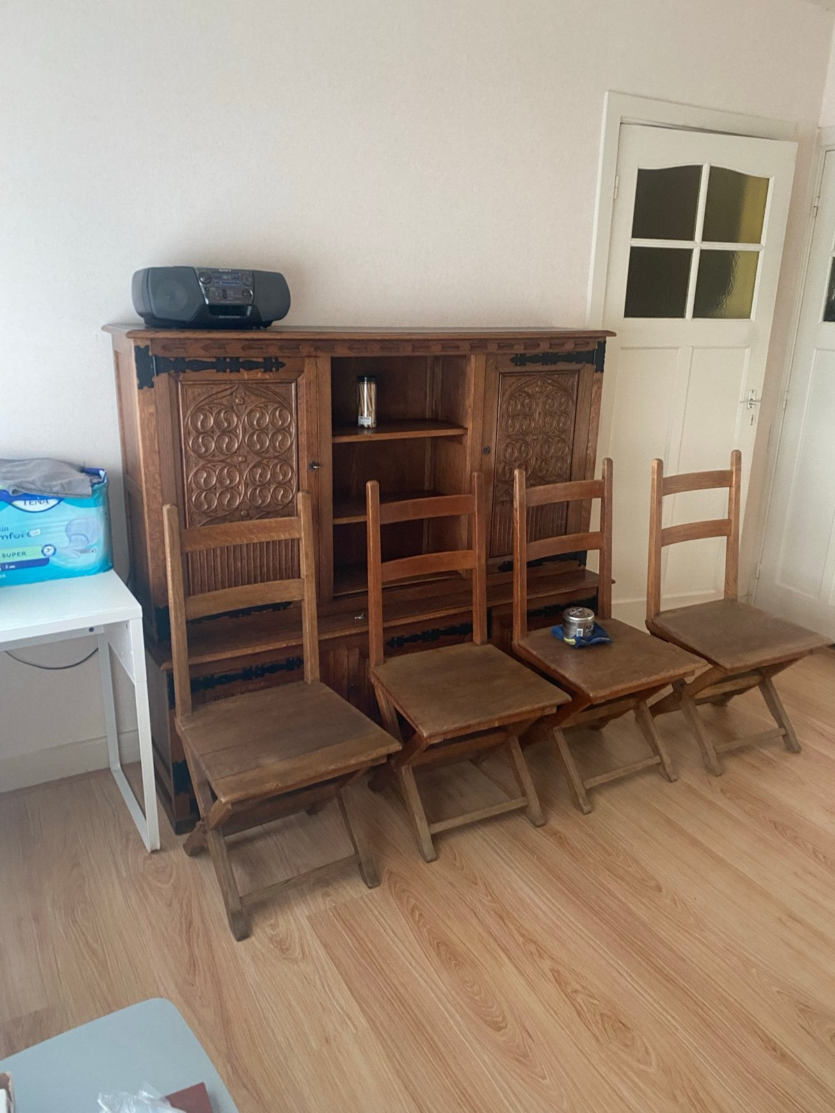 4 stevige hardhouten stoelen in de boenwas, Ophalen