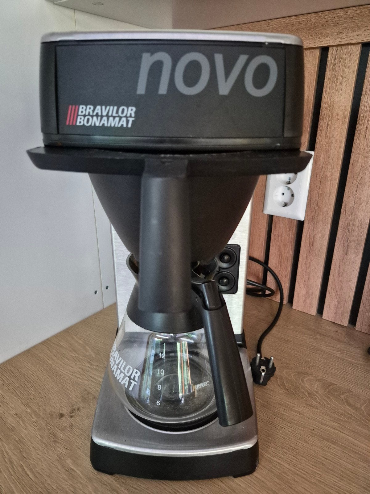 Bravilor Bonamat Novo Koffiezetapparaat - Gebruikt, Ophalen, Gebruikt, 10 kopjes of meer, Koffiemachine
