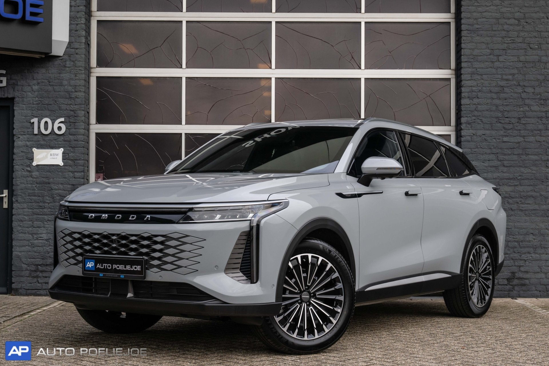 Omoda 9 1.5T-GDi SHS-P Premium 5p Panoramadak, 135 Elektrisc, Auto's, Automaat, Dealer onderhouden, Zwart, 4 cilinders