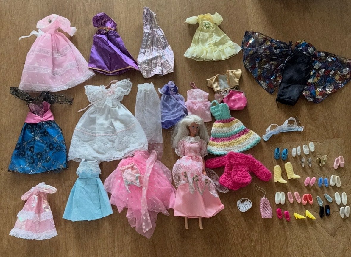 Barbie & Fleur poppen met kleding en accessoires, Ophalen of Verzenden, Gebruikt, Meisje