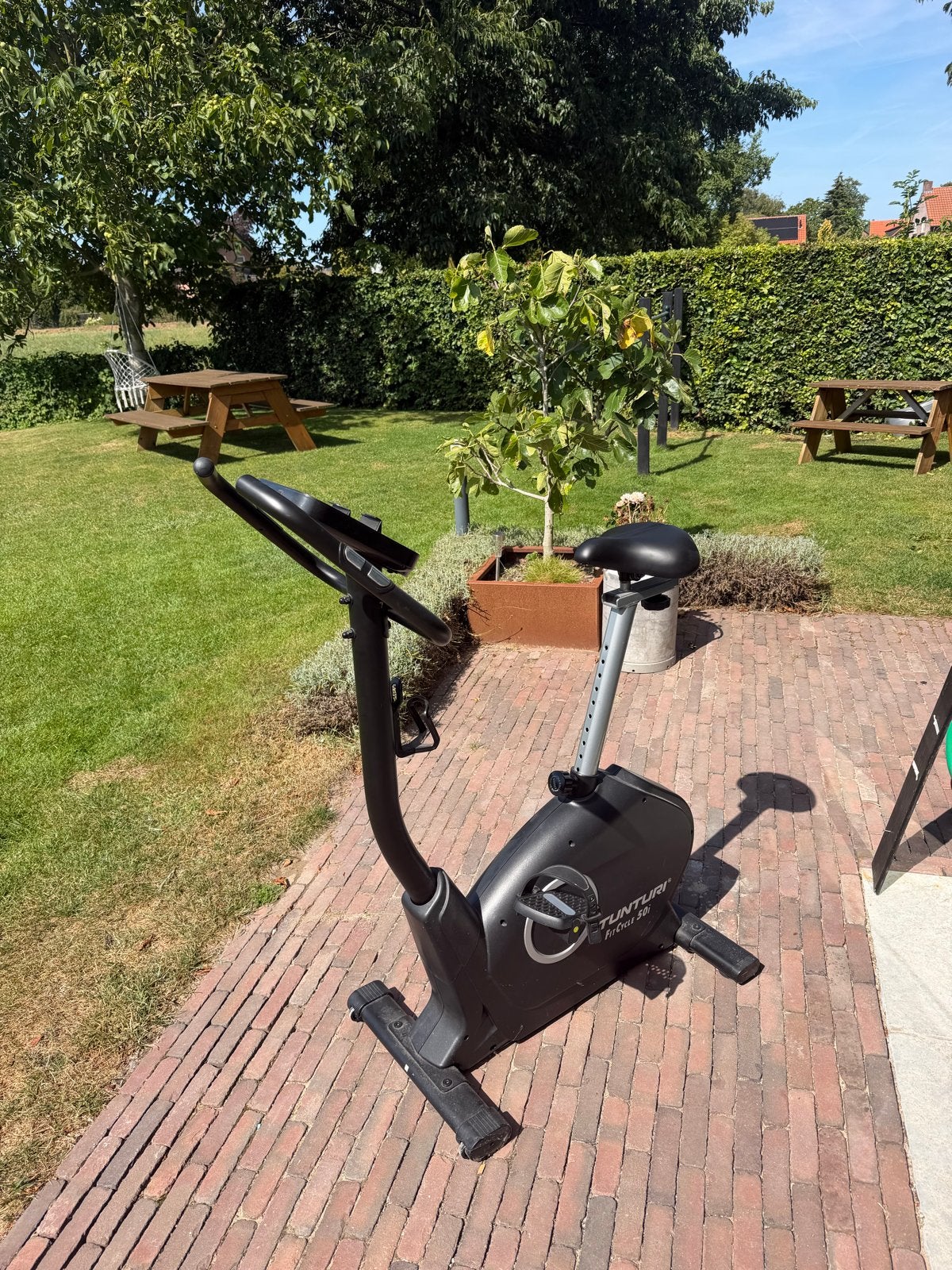 Tunturi Hometrainer 50i - Fiets virtueel door Parijs!, Ophalen, Zo goed als nieuw, Metaal, Benen