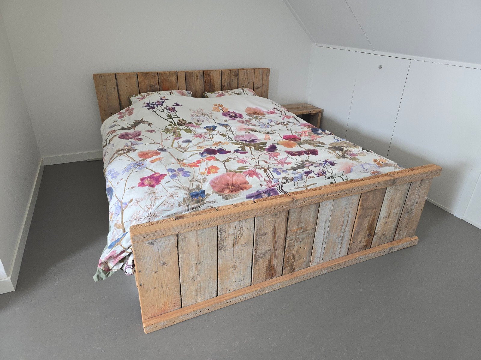 Tweepersoons Steigerhouten Bed met Lattenbodem (180x220cm), Ophalen, Beige, Steigerhout, Tweepersoons
