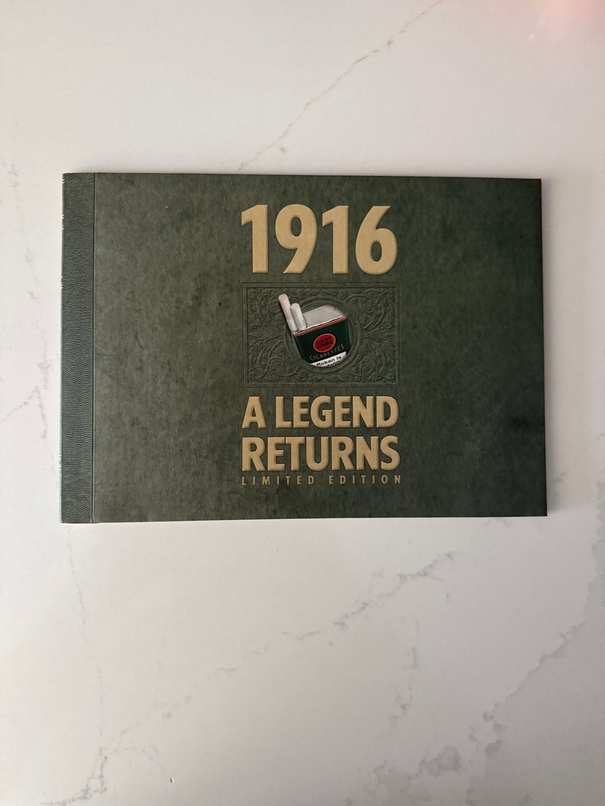 1916 A Legend Returns - Lucky Strike Limited Edition, Ophalen of Verzenden, Zo goed als nieuw, Catalogus