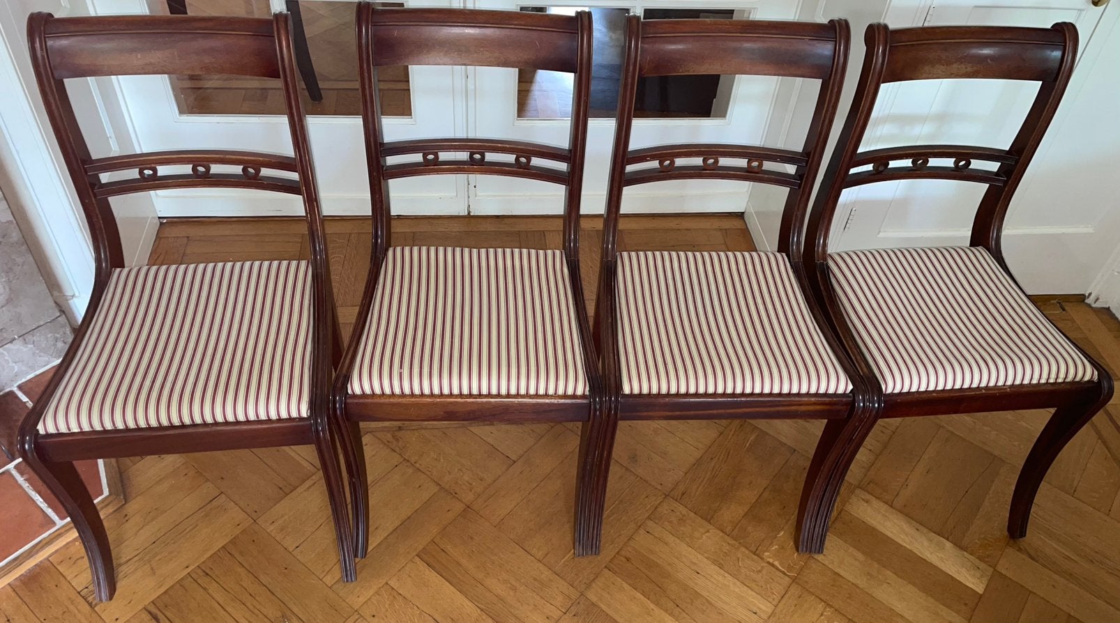 4 klassieker mahonie hout eetkamerstoelen dinerstoelen stoel, Antiek en Kunst, Antiek | Meubels | Stoelen en Banken, Ophalen of Verzenden
