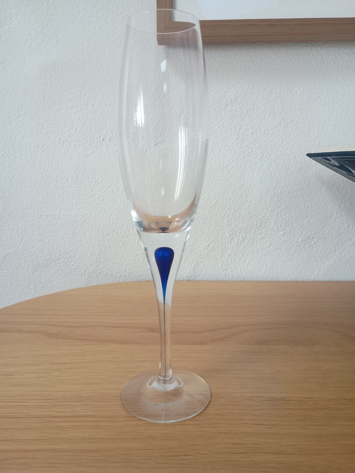 Deens Designer glas Orrefors Intermezzo Blue Champagne, Antiek en Kunst, Ophalen of Verzenden