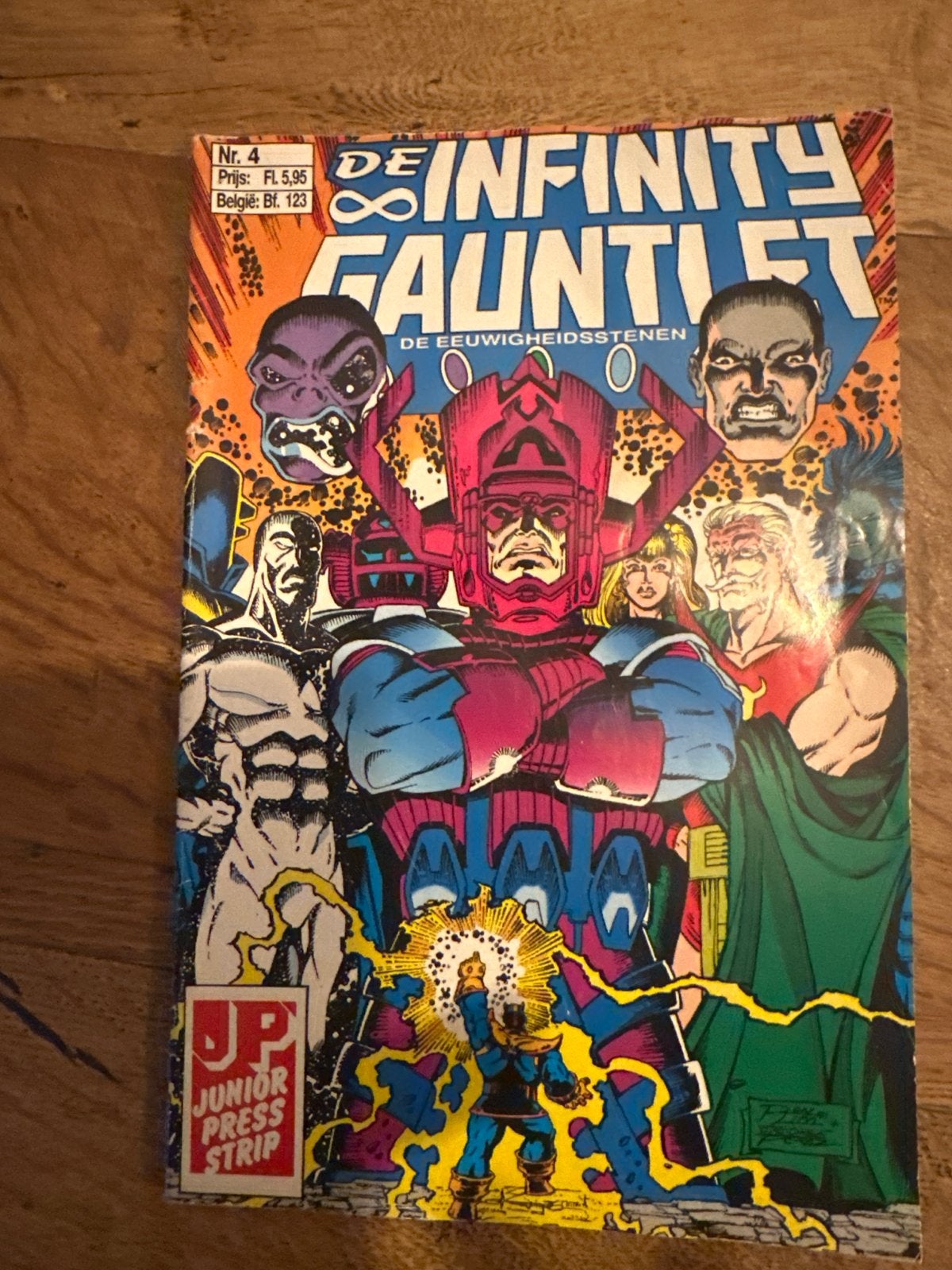 De Infinity Gauntlet #4 & Wolverine #11 - Junior Press Strip, Meerdere stripboeken, Ophalen of Verzenden, Gelezen