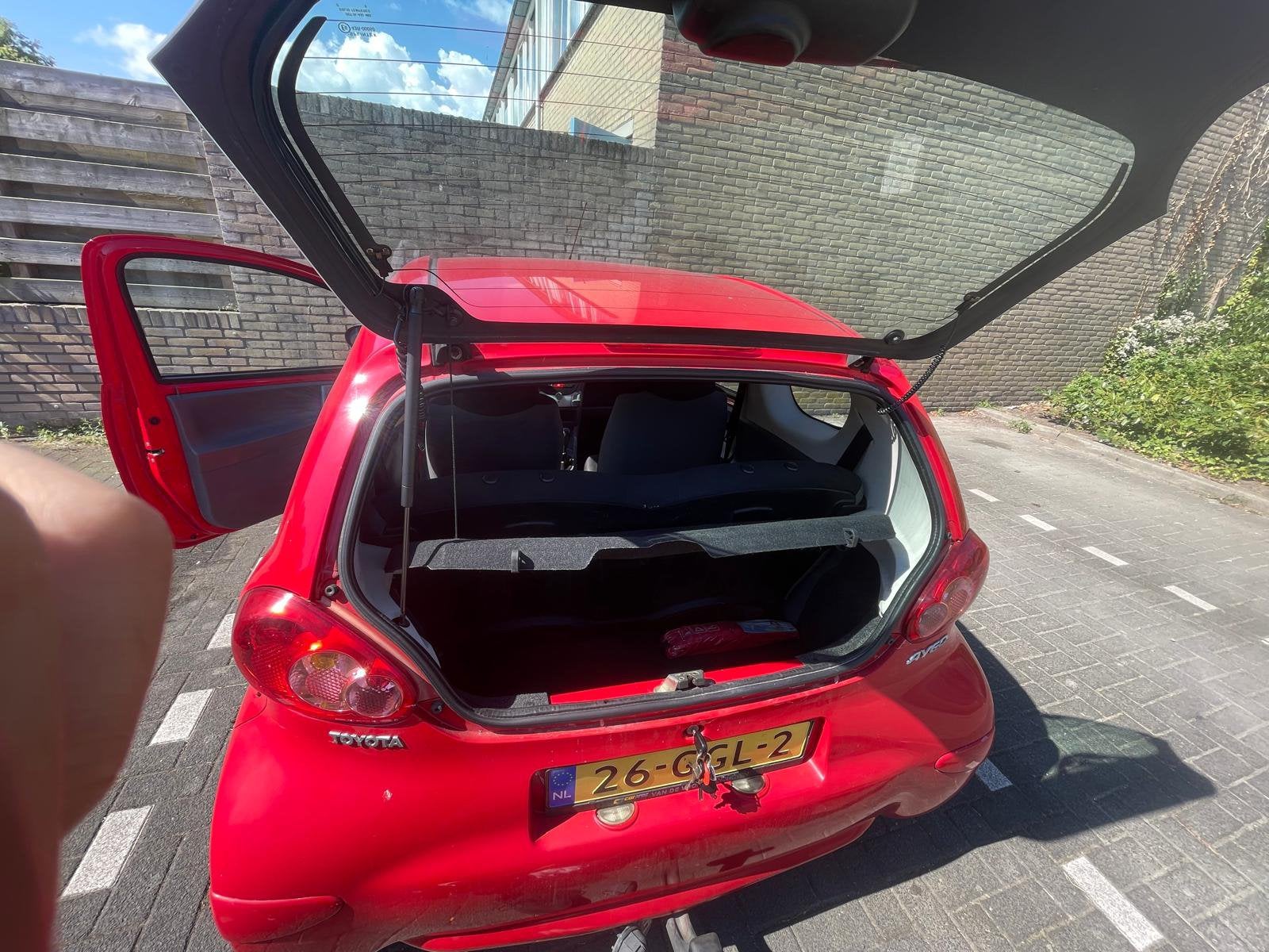 Toyota Aygo 1.0 12V Vvt-i 3DRS MMT 2008 Rood 227xxxkm, Auto's, Voorwielaandrijving, 4 stoelen, 68 pk, Origineel Nederlands