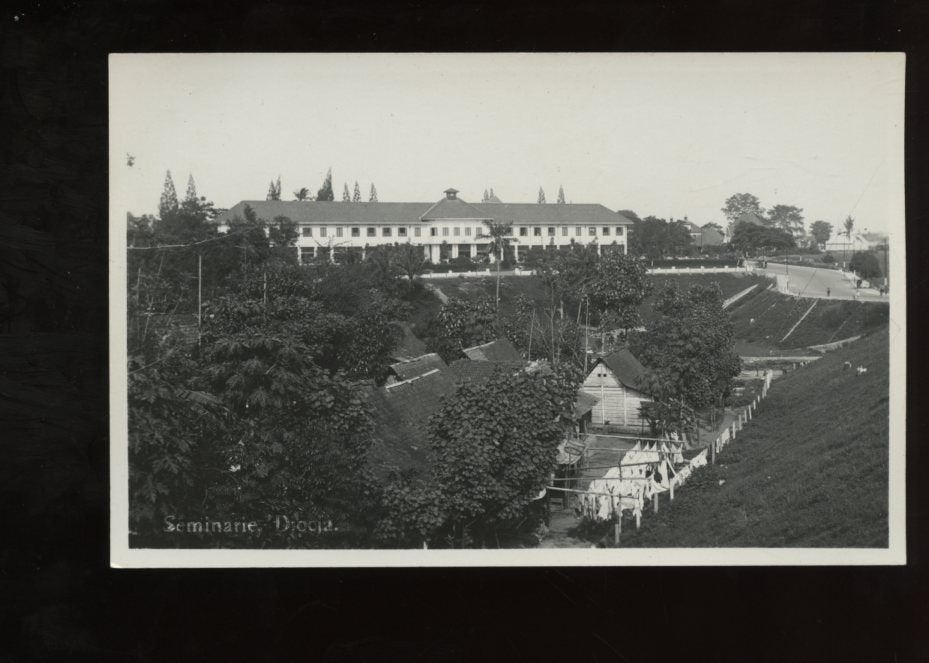 SHARP PHOTO Seminairie Djokjakarta Ned Indië (lees svp), Ophalen of Verzenden, Voor 1920, Frankrijk