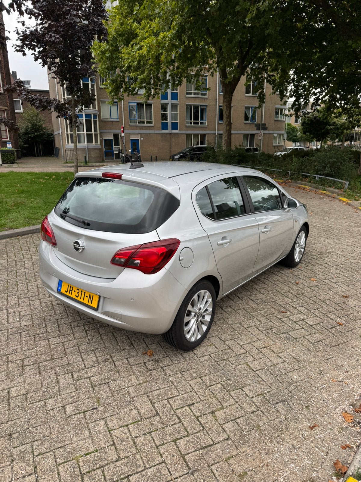 Foto 2 van Opel Corsa 1.4 66KW/90PK 5D 2016 Grijs
