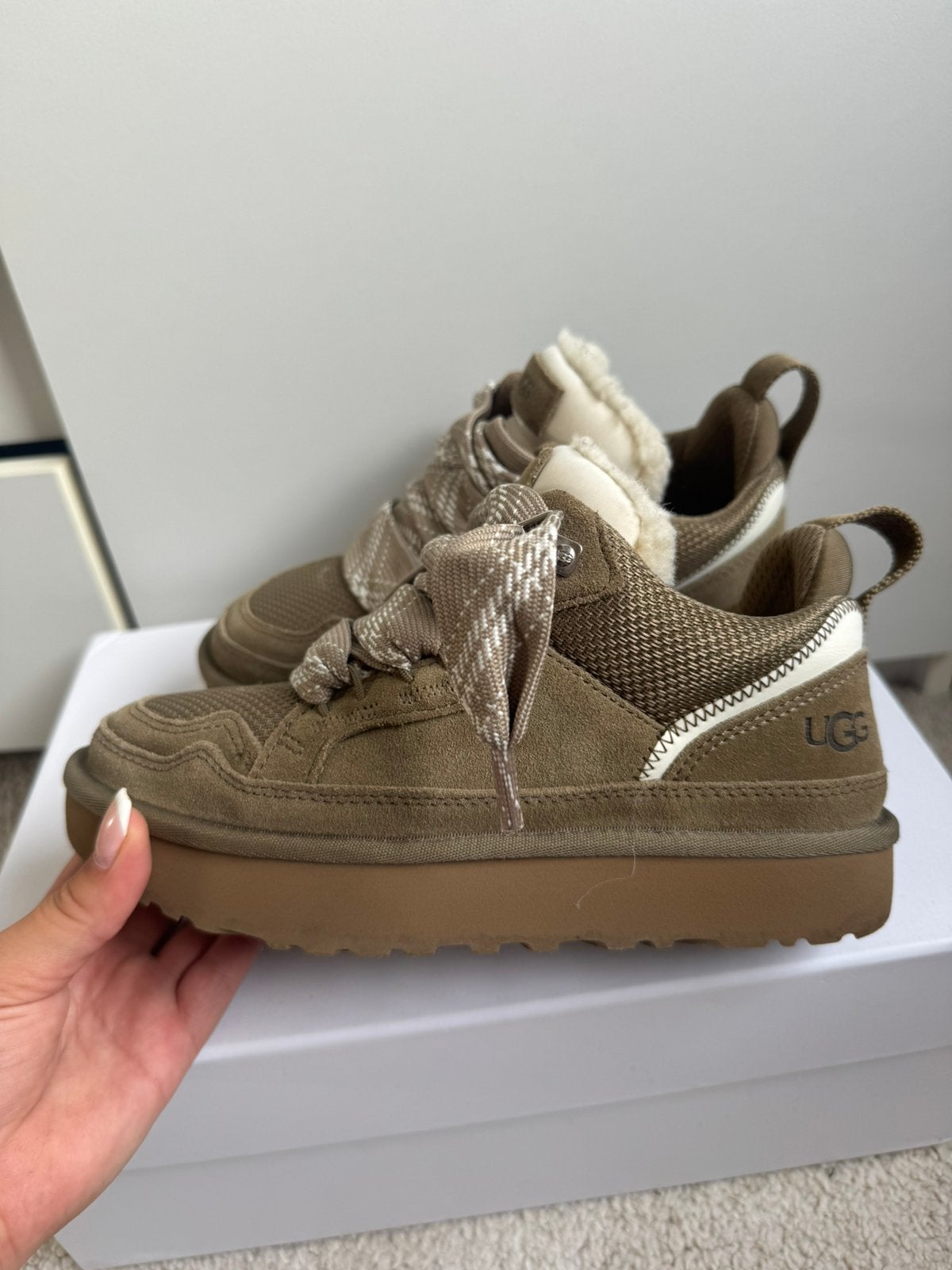Origineel UGG lowmel sneakers khaki groen - maat 37, Ophalen of Verzenden, Zo goed als nieuw, Overige kleuren
