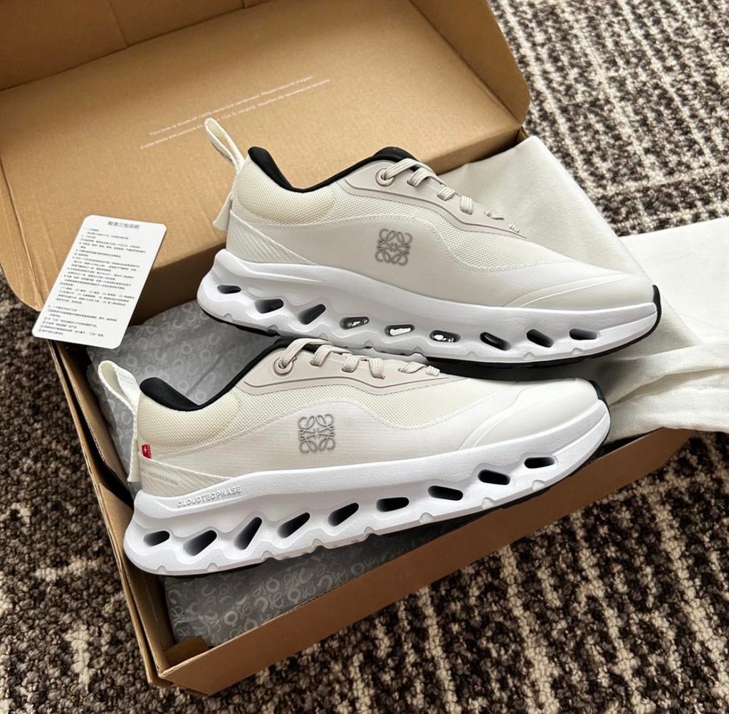 Loewe X Oncloud - Nieuw, Verzenden, Wit, Nieuw, Sneakers of Gympen