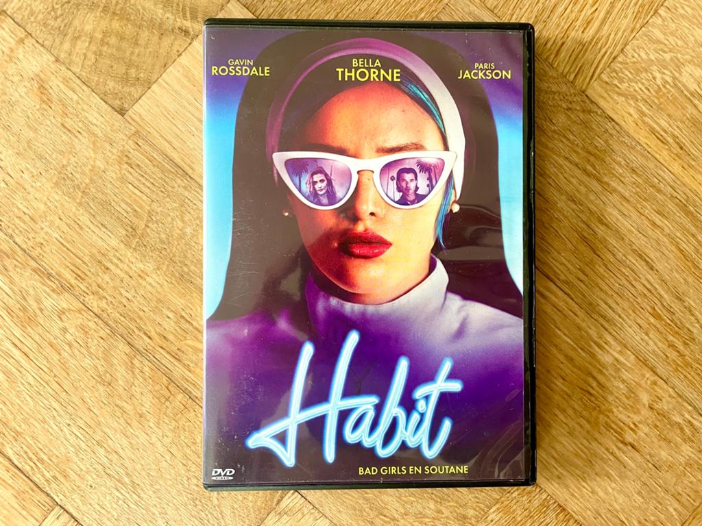 Habit (2021) DVD met Bella Thorne (krasvrij, met ENG), Vanaf 16 jaar, Ophalen of Verzenden, Zo goed als nieuw, Maffia en Misdaad