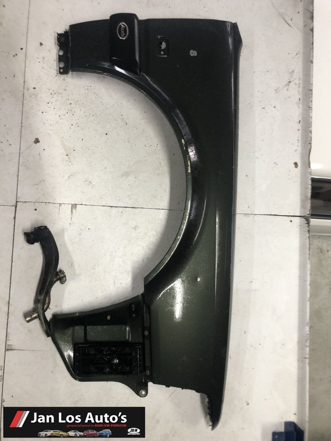 Audi V8 typ 44 spatbord voorscherm rechts, Auto-onderdelen, Ophalen, Gebruikt, -, -