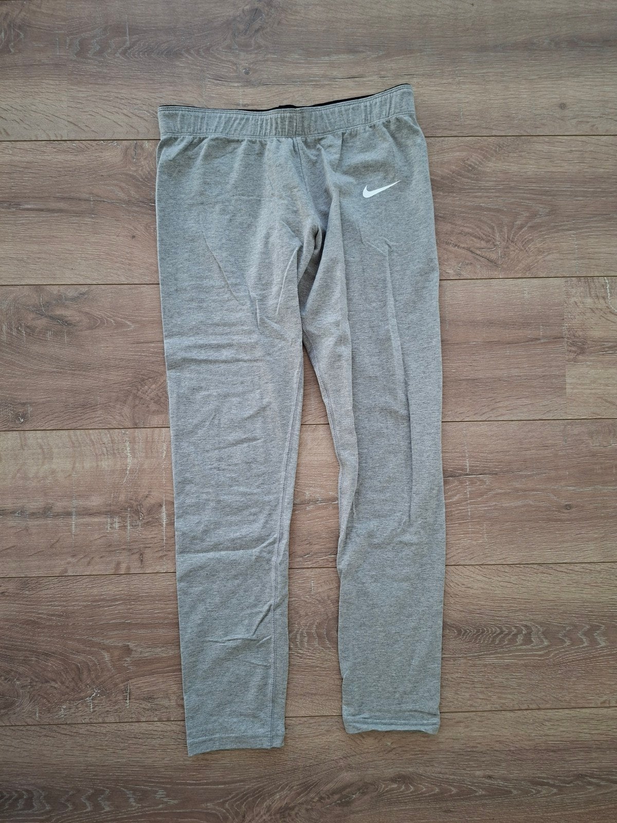 Nike sportlegging grijs maat XL (156-166cm), Kinderen en Baby's, Kinderkleding | Maat 176, Ophalen, Zo goed als nieuw