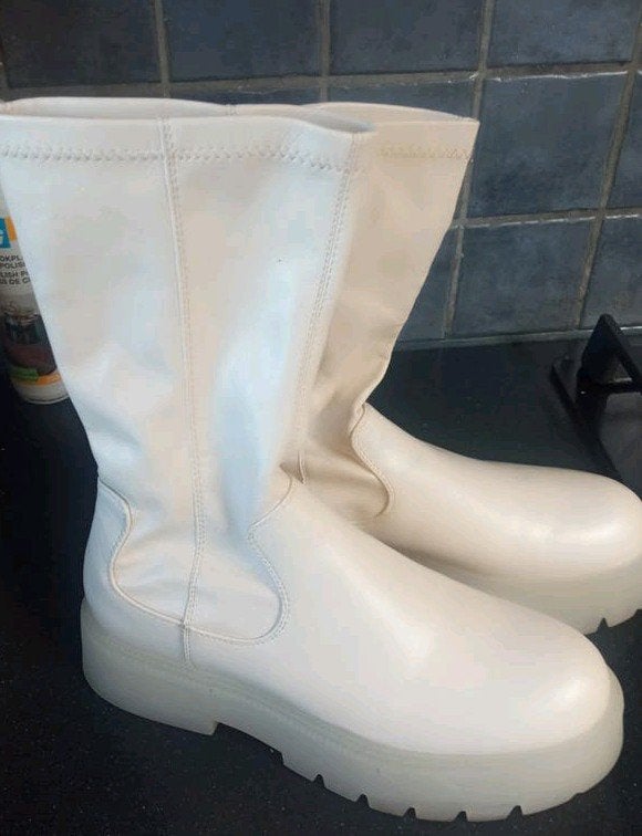 Laarsjes  maat ,37 merkHECHO, Kleding | Dames, Schoenen, Wit, Lage of Enkellaarzen, Ophalen of Verzenden, Zo goed als nieuw