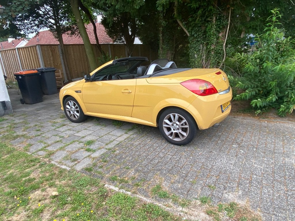 Opel Tigra CABRIO, 125 pk, 1796 cc, Geel, Bedrijf