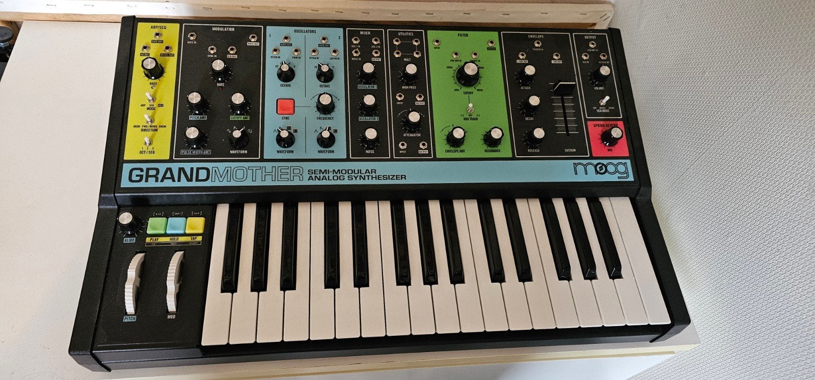 Moog grandmother, Muziek en Instrumenten, Synthesizers, Ophalen, Zo goed als nieuw, Overige aantallen, Overige merken
