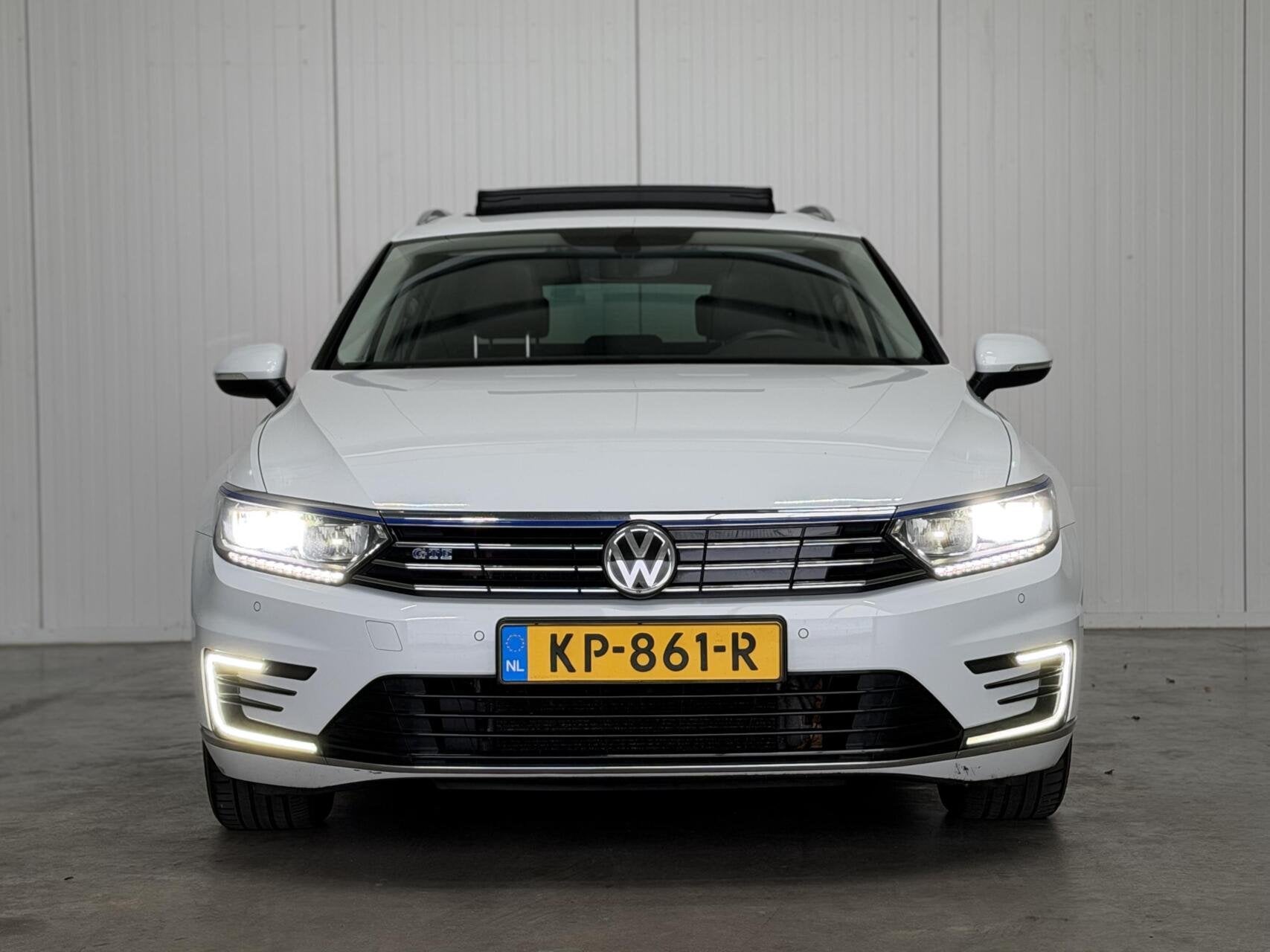 Volkswagen Passat 1.4 TSI GTE Highline PANO|Trekhaak|Virtual, Auto's, Gebruikt, Euro 6, 4 cilinders, Met garantie (alle)