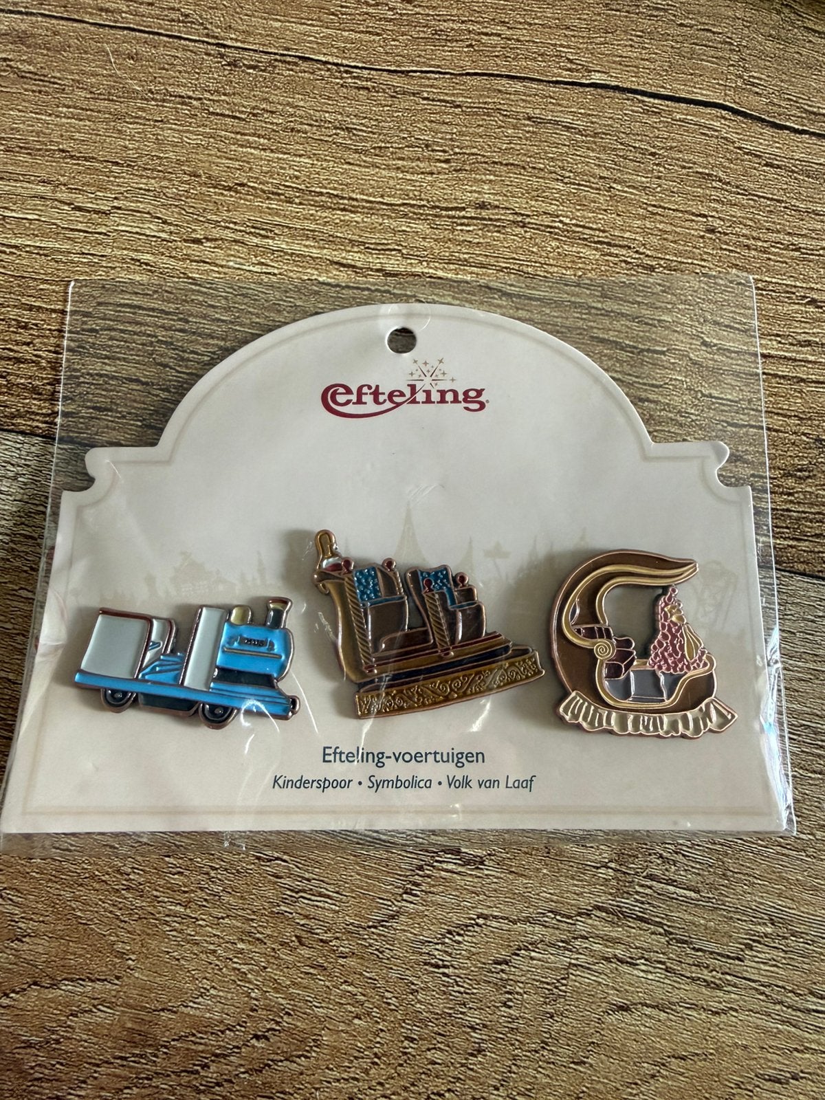 Efteling pin voertuigenset, Ophalen of Verzenden, Gebruikt, Button of Speldje