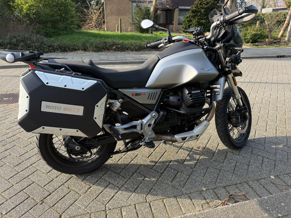 Moto Guzzi V85TT | Dealer onderhouden | Veel accessoires, Motoren, 853 cc, 2 cilinders, Particulier, Meer dan 35 kW