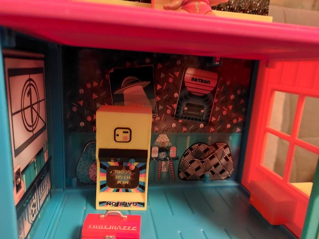 Lol surprise  clubhuis met accesoires en poppetjes, Ophalen of Verzenden, Poppenhuis