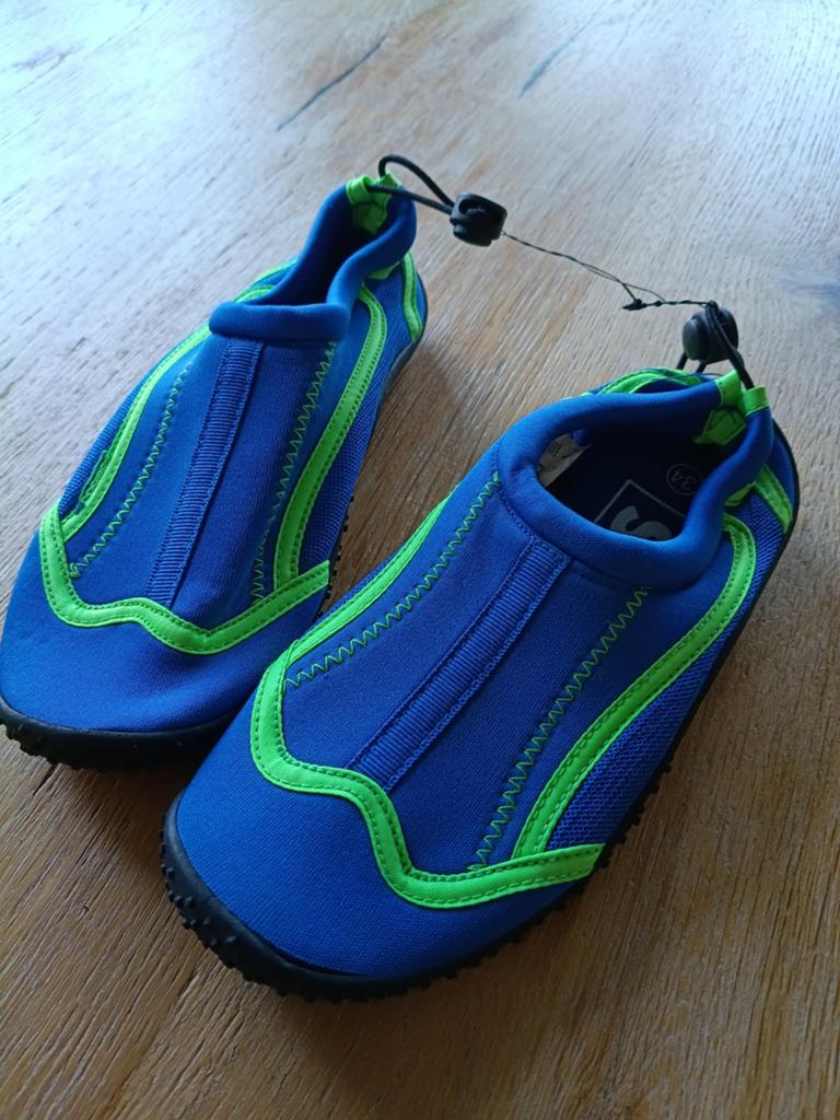 Blauwe zwemschoenen / surf schoenen maat 34, Kinderen en Baby's, Babykleding | Baby-zwemkleding, Ophalen, Zwemschoenen, Jongetje of Meisje