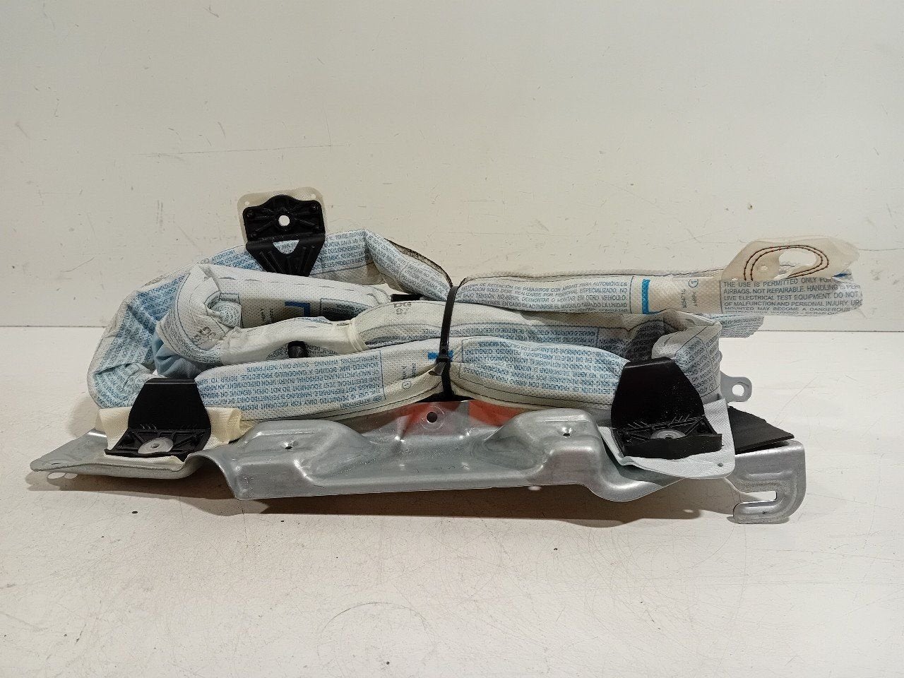 Gordijn airbag links BMW X1, Onderdelen@venauto.nl, Van der Ven Autorecycling B.V., Gebruikt, Ettenseweg 76, 4706 PB Roosendaal, The Netherlands