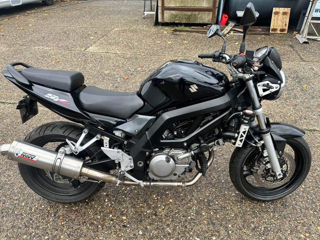 Suzuki SV 650 nette staat, Motoren, Motoren | Suzuki, Bedrijf, Naked bike, meer dan 35 kW, 2 cilinders, Handgeschakeld, Occasion