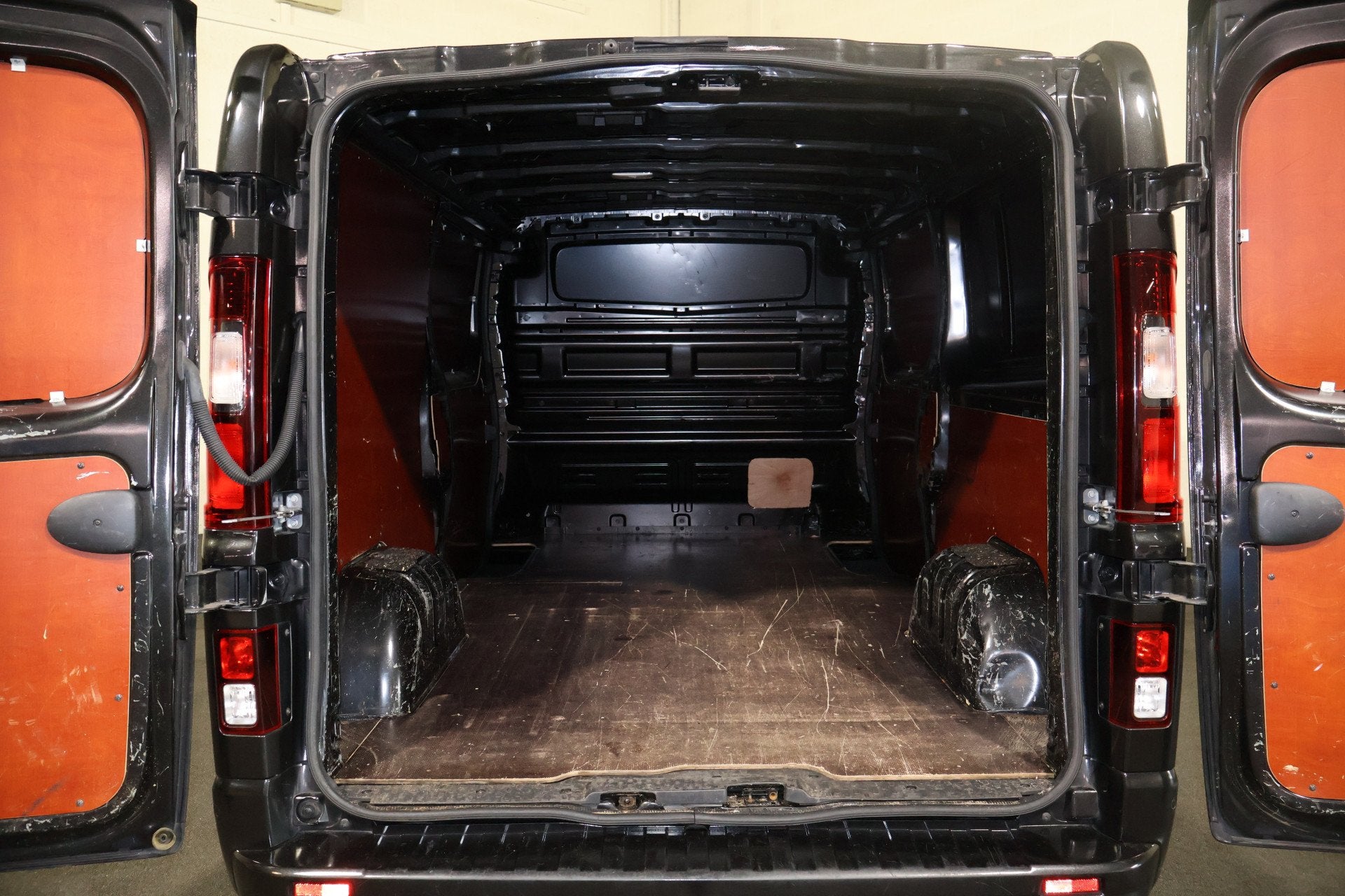 Renault Trafic 2.0 dCi 150pk L2 H1 Work Edition Automaat, Stof, Gebruikt, Euro 6, 4 cilinders