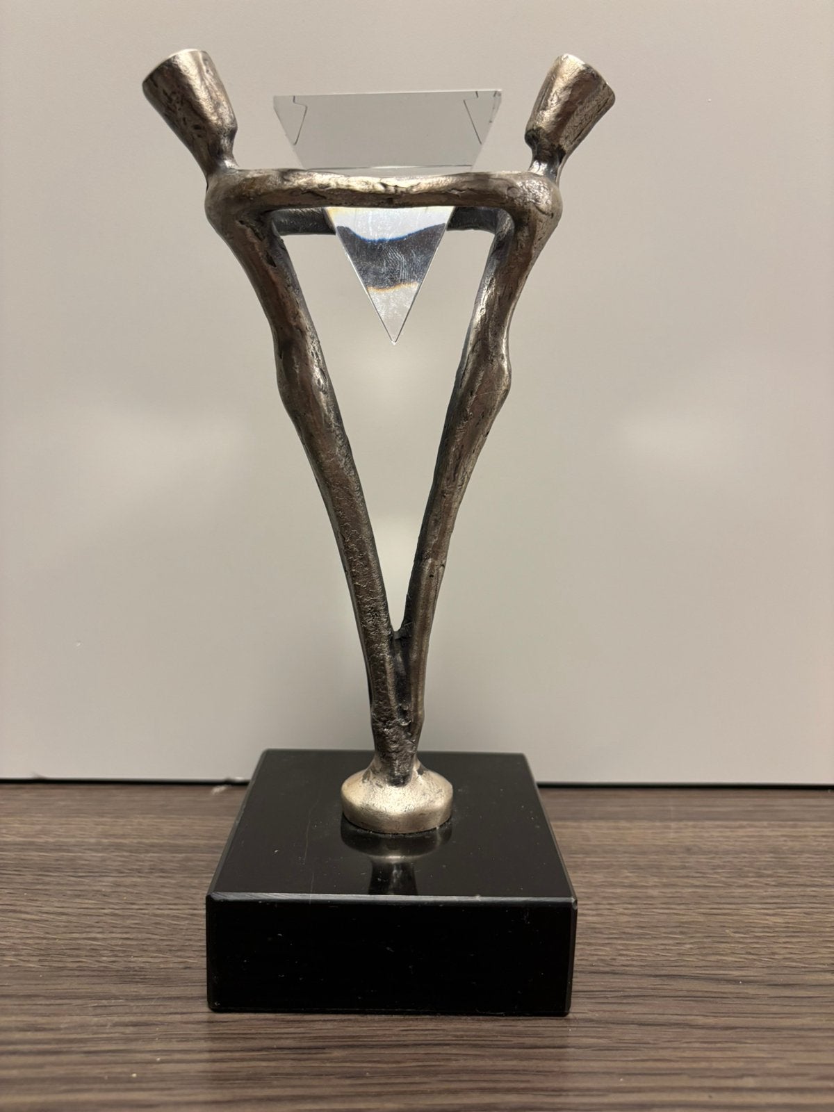 Prisma in houder, Ophalen of Verzenden, 22 cm, Beeld, Overige materialen