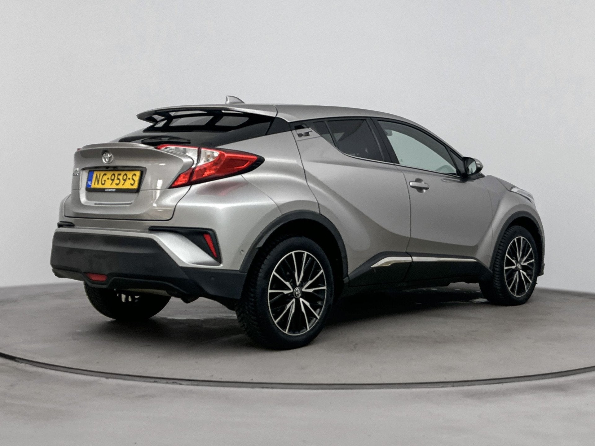 Toyota C-HR 1.2 Executive | Automaat | Navigatie | Parkeerse, Auto's, Toyota, 12 maanden, Gebruikt, 4 cilinders, 116 pk