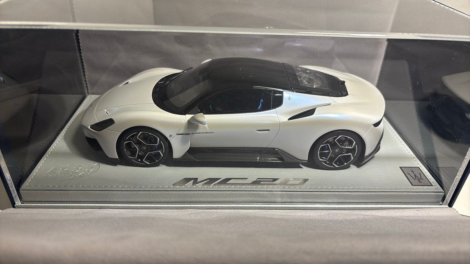 Maserati mc20 bianco audace wit BBR 1.18, Hobby en Vrije tijd, Modelauto's | 1:18, Ophalen of Verzenden, A, A, A