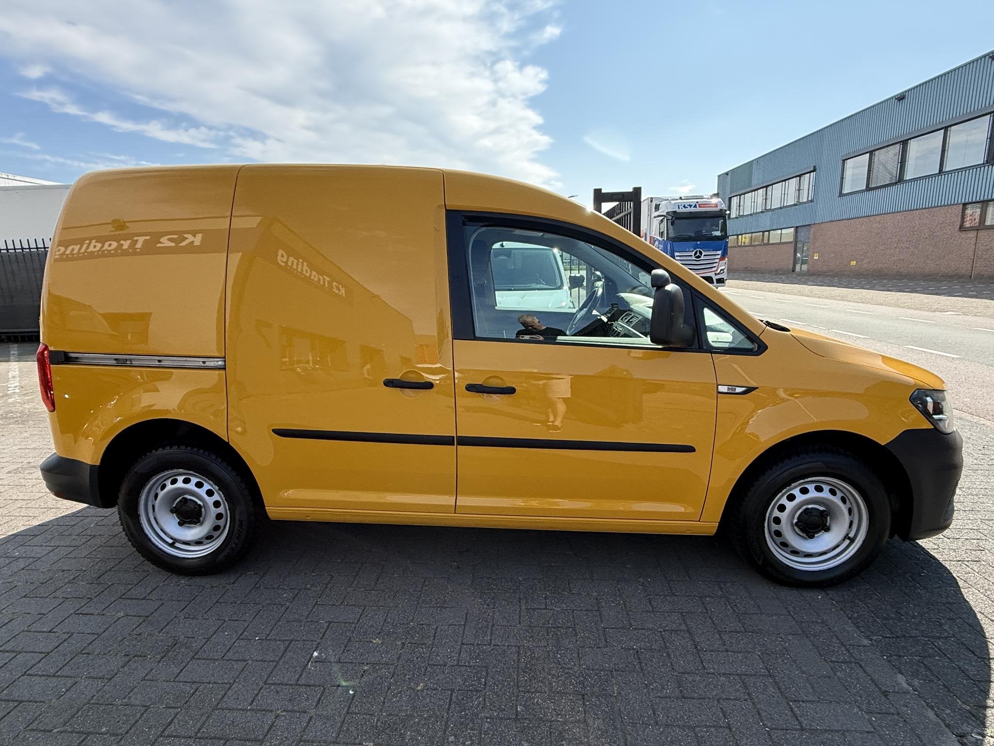 Volkswagen Caddy 2.0 TDI L1H1 BMT Trendline, Stof, Gebruikt, 4 cilinders, Volkswagen