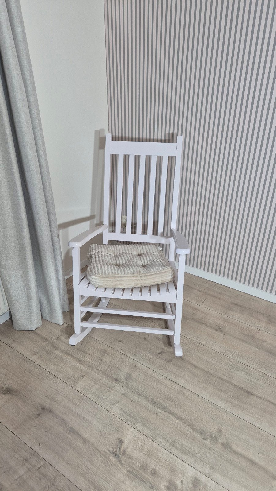 Witte schommelstoel / voedingstoel, Ophalen, Hout, Gebruikt, Wit