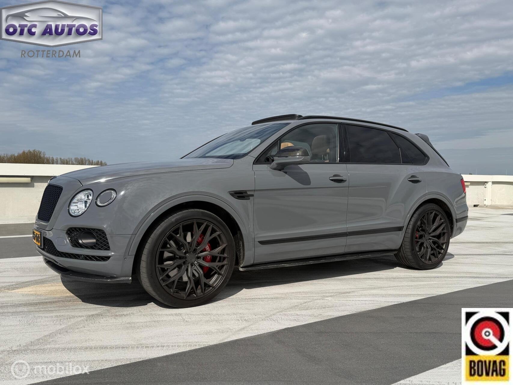 De Bentley Bentayga 6.0 W12 Mulliner is First Edition exclus, Auto's, Automaat, Bentayga, 2408 kg, Gebruikt