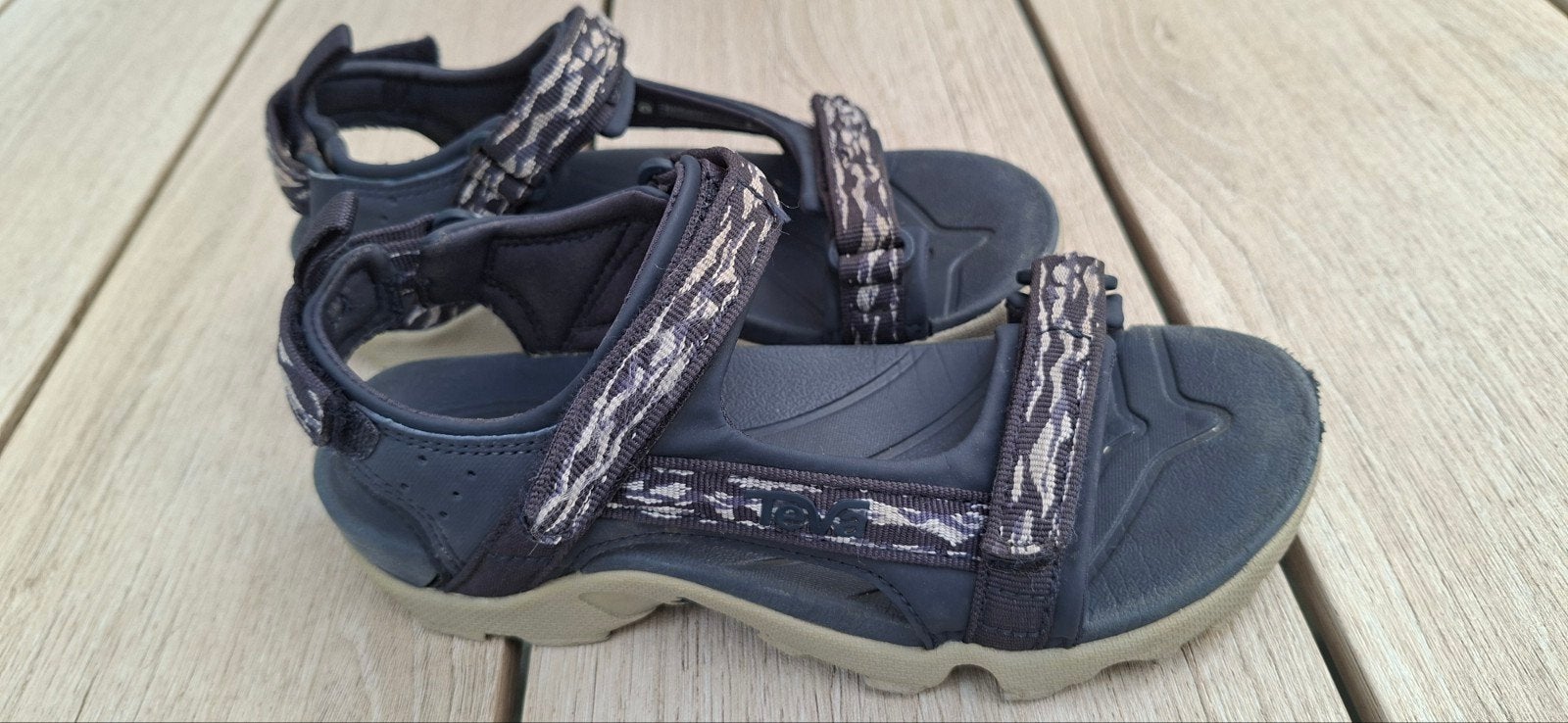 Teva jongenssandalen blauw maat 35 - zo goed als nieuw, Ophalen of Verzenden
