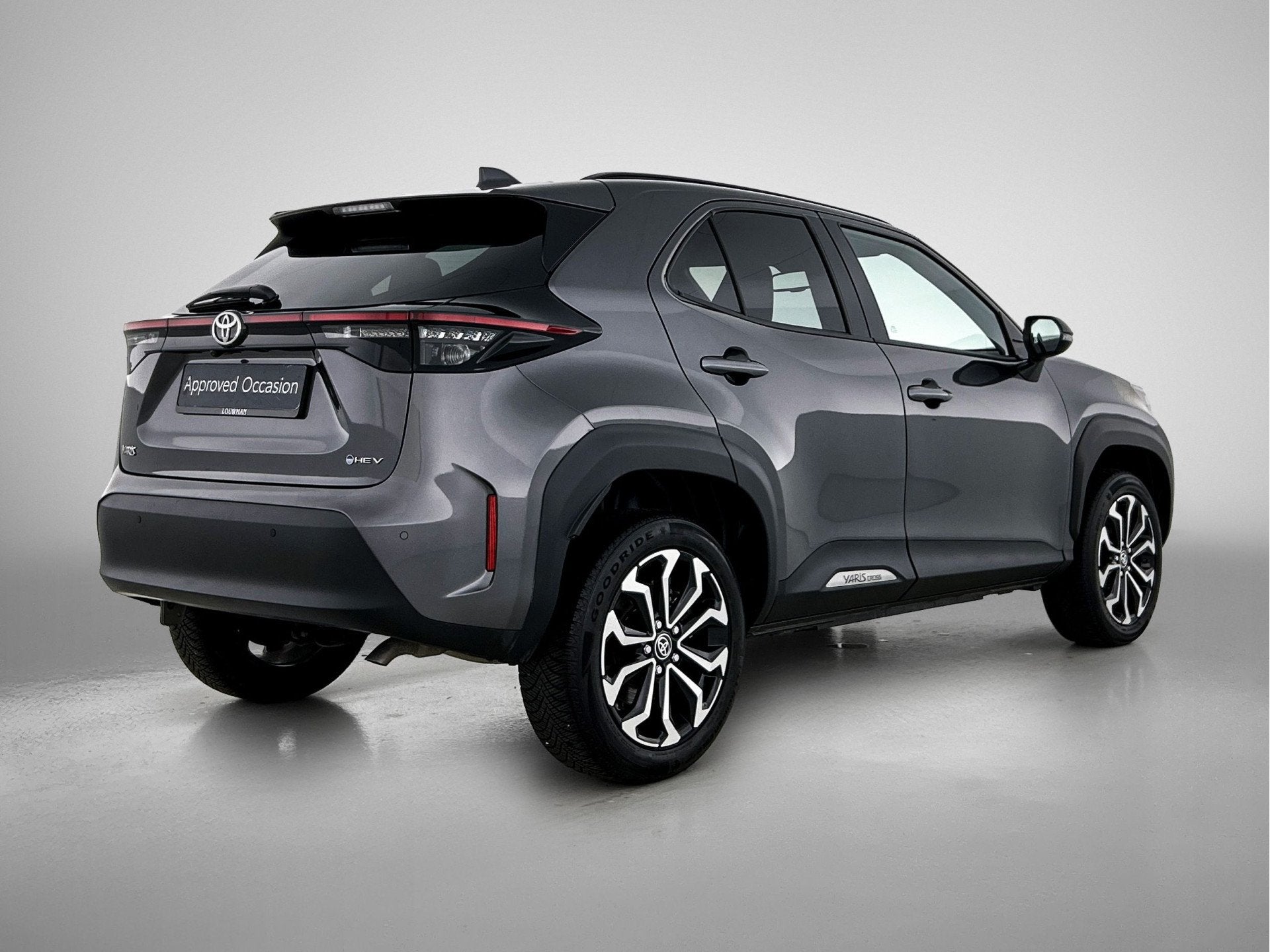 Toyota Yaris Cross 1.5 Hybrid 115 First Edition |NL dealeron, Automaat, Gebruikt, Zwart, 116 pk