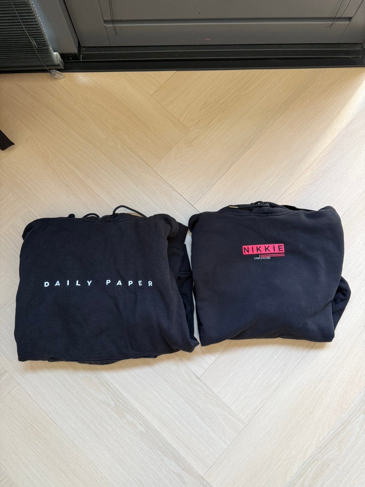 2 hoodies dames Nikkie & Daily paper, Ophalen of Verzenden, Gedragen, Maat 38/40 (M), Zwart