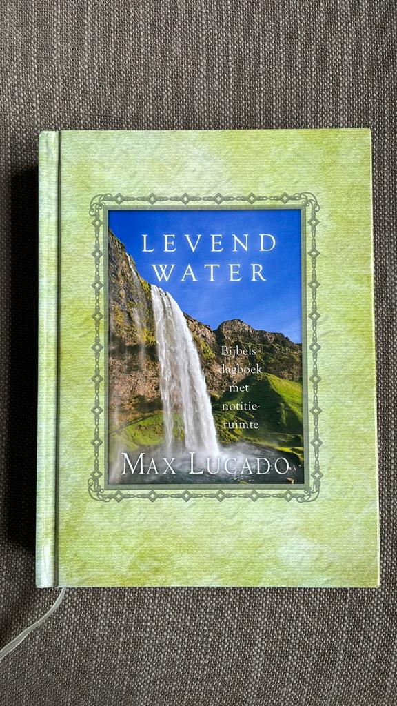 Max Lucado - Levend water, Ophalen of Verzenden, Zo goed als nieuw, Max Lucado
