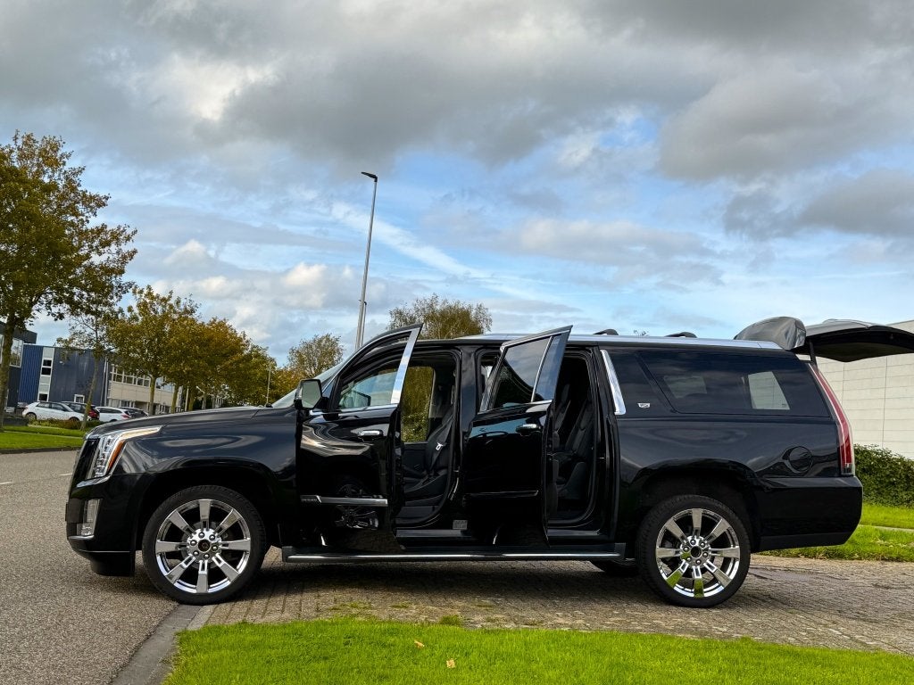 Cadillac Escalade ESV 6.2 V8 LANG 4X4 AWD PLATINUM BLACK V-S, Auto's, Automaat, 427 pk, 7 stoelen, Zwart