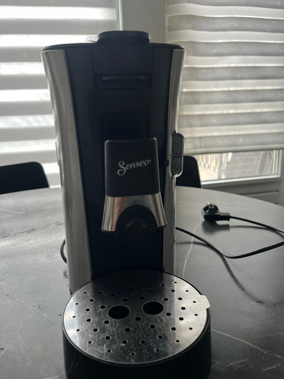 Philips Senseo Koffiezetapparaat - Zilver/Zwart, Ophalen, Koffiemachine, Zo goed als nieuw, 2 tot 4 kopjes