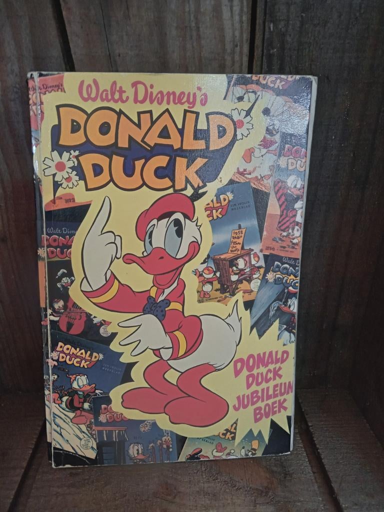 Walt Disney's Donald Duck Jubileum Boek - 1e 10 nrs. 1952, Eén stripboek, Ophalen of Verzenden, Gelezen, Walt Disney