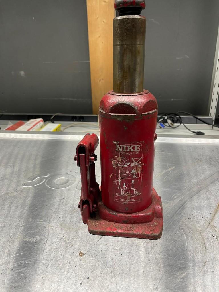 Potkrik 12 ton merk: Nike, Auto diversen, Krikken, Ophalen of Verzenden, Gebruikt, Manueel, Potkrik